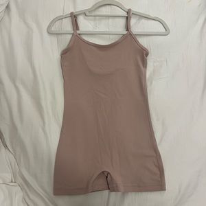 Aritzia TNActive New Rhythm Romper 3” Size XS in Barely Blush